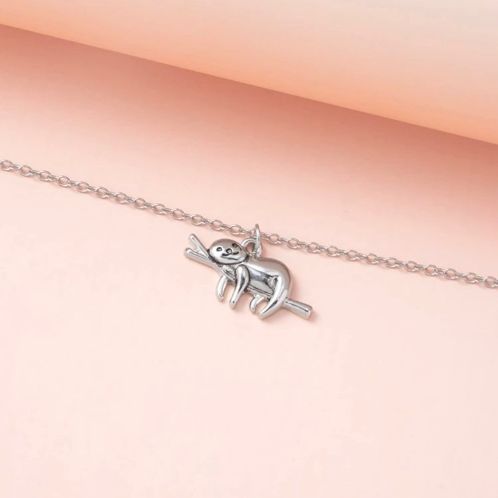Sloth necklace - Picture 3 of 4